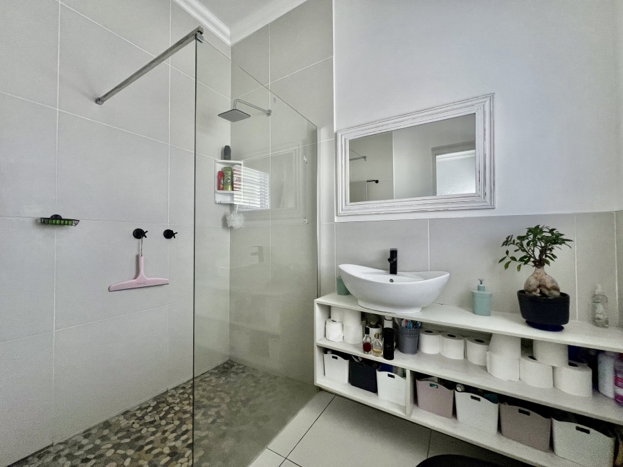 4 Bedroom Property for Sale in The Cove Western Cape
